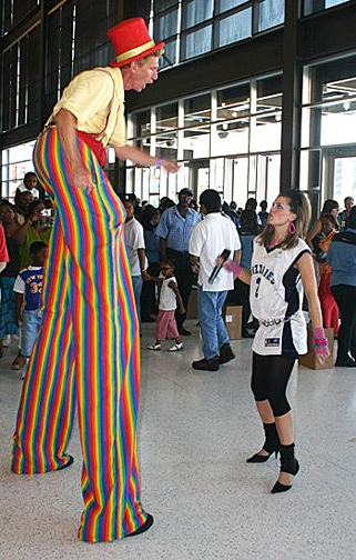 Memphis variety and environmental entertainers clowns, jugglers, magicians, stiltwalkers, aerialists